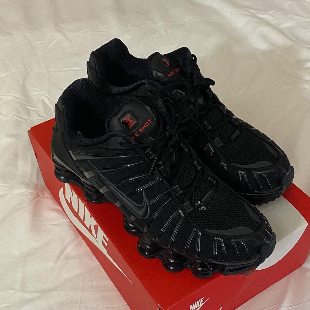 Nike Men's Black Shox TL Athletic Shoes